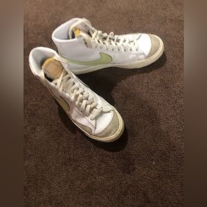 nike blazers with light green swoosh